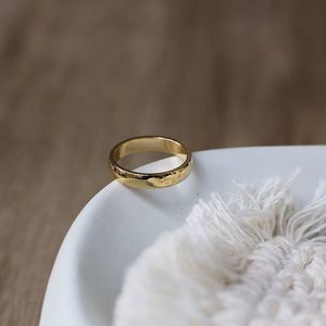 18K Gold Plated Round Curvy Band Ring